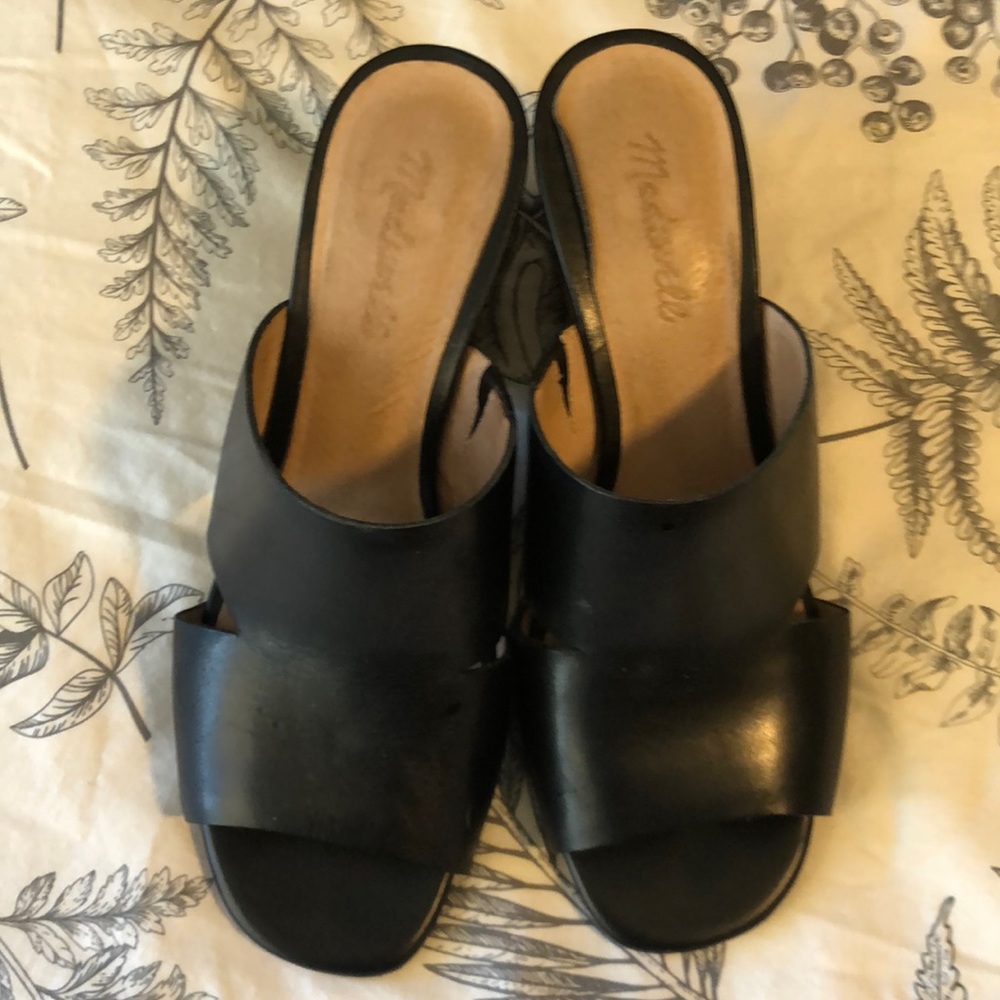 Leather black mules
